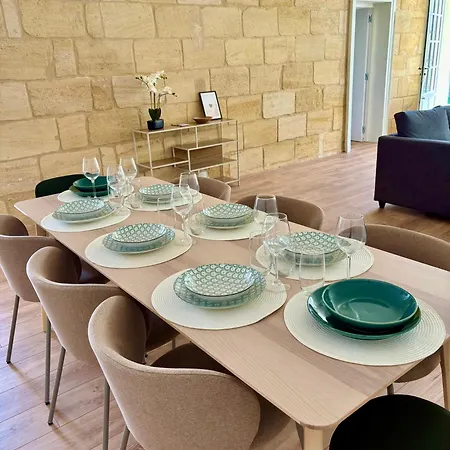 Holiday home Elegante Maison Aux Portes De Bordeaux Begles